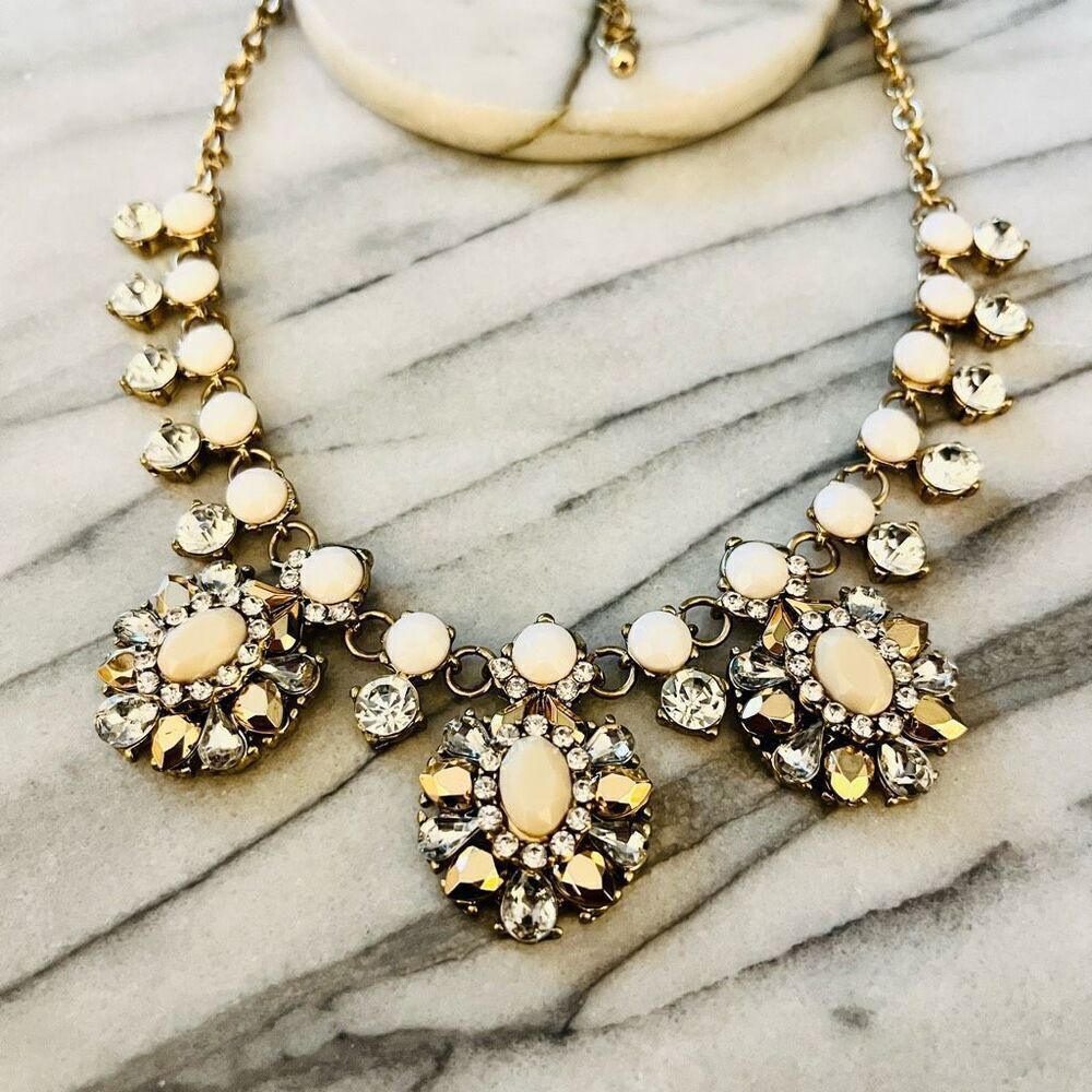 New York and Co Statement Necklace White Multicolor Gold Toned Glam Party - Picture 2 of 7